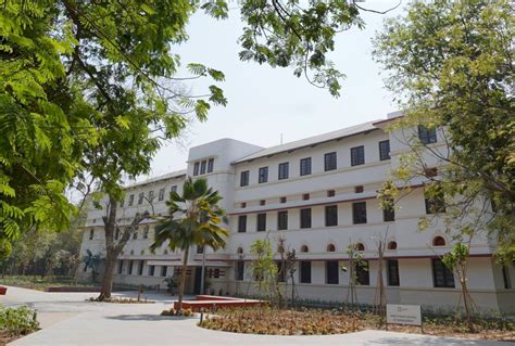 Ahmedabad University Joins Hands with School of Meaningful Experiences ...