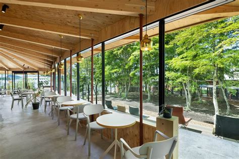 投入大自然懷抱：輕井澤森林書店「Karuizawa Commongrounds／軽井沢コモングラウンズ」複合設施／Klein Dytham ...