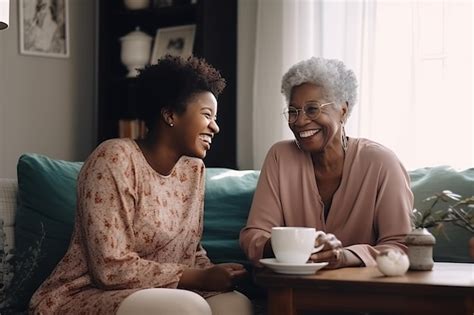 Gemeinsame Wärme und Lachen stärken die Bindungen zwischen einer ...