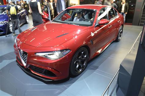 2017 Alfa Romeo Giulia Quadrifoglio makes debut