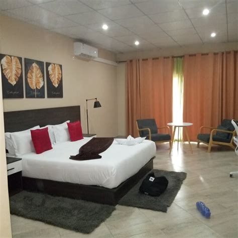 EDENWOOD GUESTHOUSE (Shakawe) - B&B Reviews, Photos, Rate Comparison ...