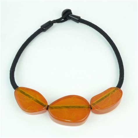 MADAME LOST - Colar de Resina Juliana - mel mescla