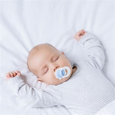 The Pacifier and Sleep - Well Rested Wee Ones