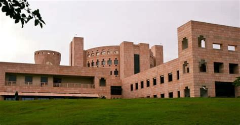 Indian School of Business (ISB) Launches EFPM Course for Executives and ...