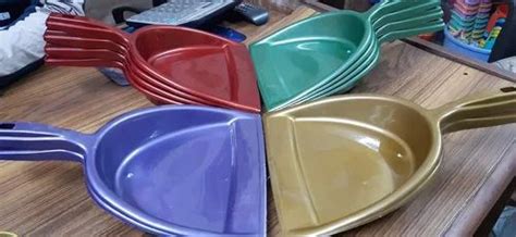 Plastic Dust Pan Manufacturer from New Delhi