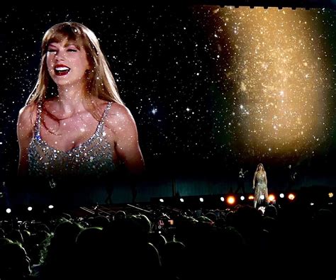 Heart Hands Taylor Swift Wallpapers