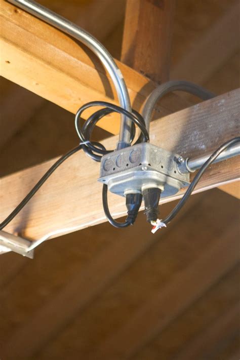 String Light Installation 的图像结果