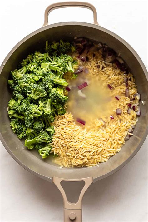 One Pan Cheesy Broccoli Orzo: Easy, Creamy, and Delicious Delight ...
