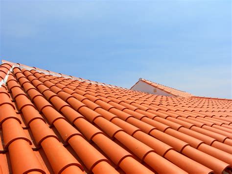 Tile Roof Installation 的图像结果
