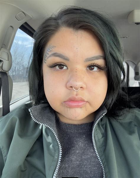 Its been awhile since I felt good 🥹🌿 : r/dykesgonemild