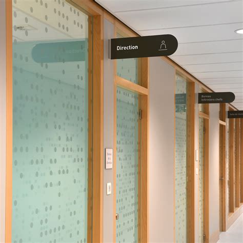 Graphics Building Signage 的图像结果