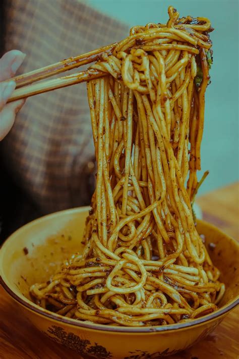Chengdu Food Guide: Hotpot, Sichuan Cuisine & Street Snacks