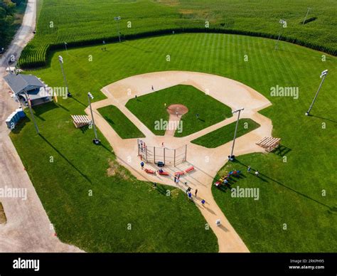 Field of dreams movie set hi-res stock photography and images - Alamy - field of dreams location map dyersville iowa