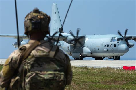 日本今年将负担驻日美军军费2017亿日元