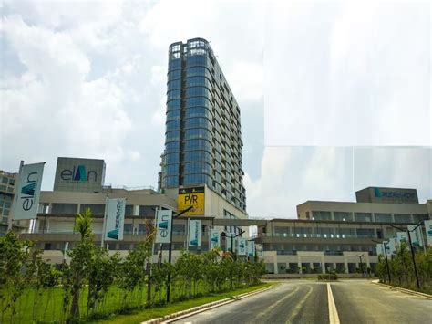 Projects in Southern Peripheral road - Dwello