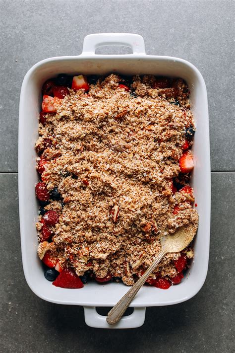 Grain-Free Vegan Berry Crisp | Minimalist Baker Recipes