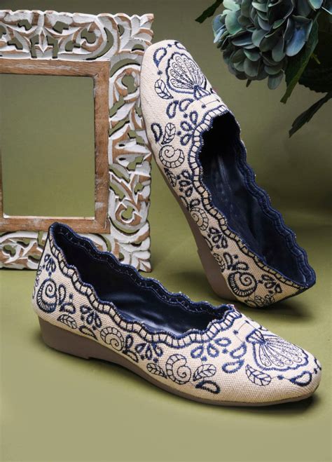 JM Looks Embroidered Ethnic Belly Shoes for Women | Slip-On Flats – JM ...