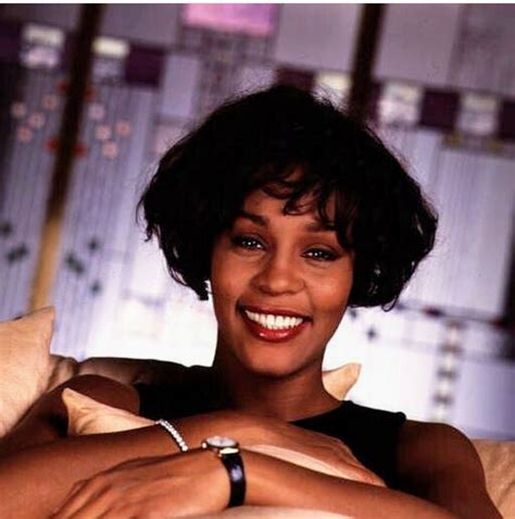 A young whitney houston performs circa 1982 in newark new jersey – Artofit