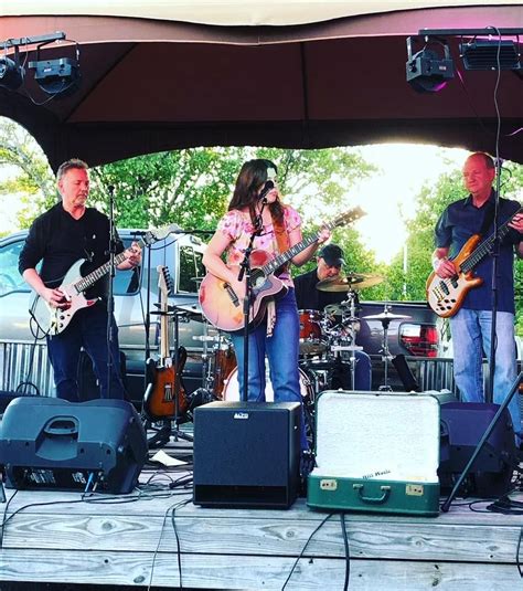 Carson Hill at Moochies Tavern, Moochies Tavern, Indian Trail, 29 ...