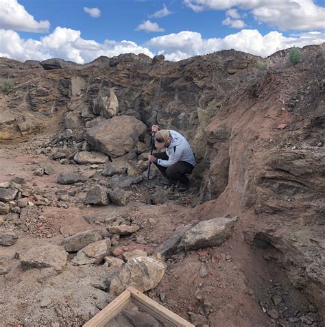 Looking for sun in rainy oregon (sunstone mining) – Karin Luvaas