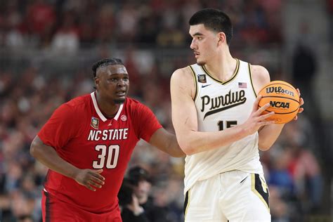 Purdue's Zach Edey Outplays NC State's DJ Burns Jr., Wows CBB Fans in ...