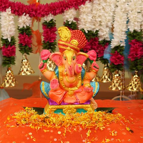 Sumukh Pagdi Ganesha Clay Idol 10 inch | Immersible & Eco - Friendly ...