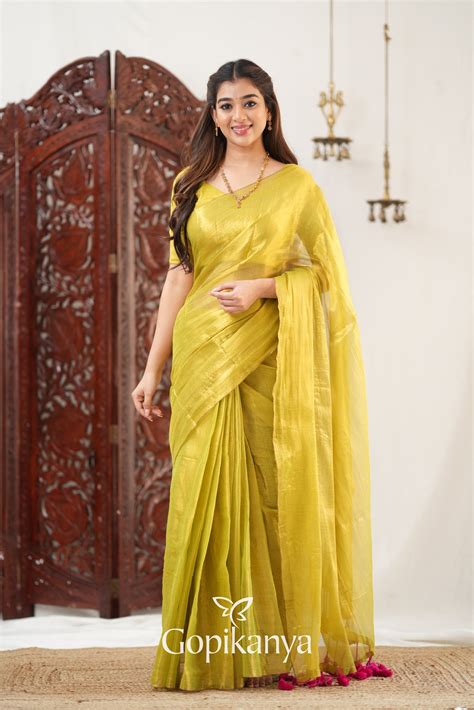 Baby Pink Handloom Cotton Saree With Flower Printed Blouse | Gopikanya ...