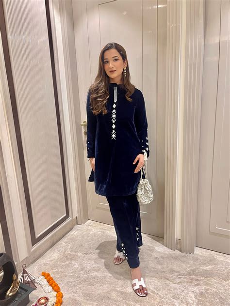 Inaya Kurta Set (Navy Blue) – Gauri Designer Apparels