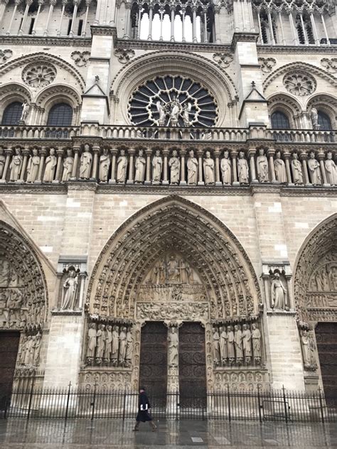 【携程攻略】巴黎巴黎圣母院景点,巴黎圣母院一个世界上黄金比例的大教堂，它厚重的文化底蕴与浓浓的宗…