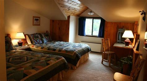 LITTLE SALMON LODGE (Pollock) - Lodge Reviews & Photos - Tripadvisor