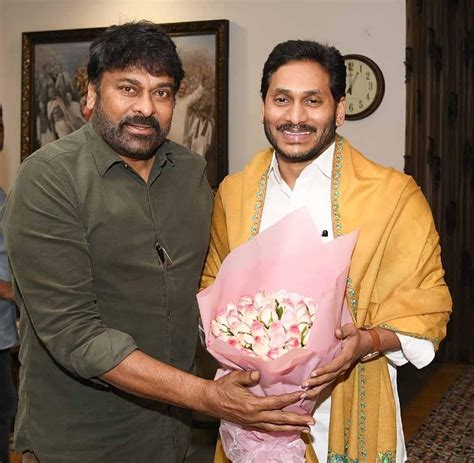 Chiranjeevi meets Andhra CM over movie ticket pricing row - IBTimes India
