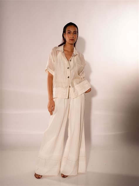 WHITE CROP INVERTED U SHIRT | DIKSHA KHANNA