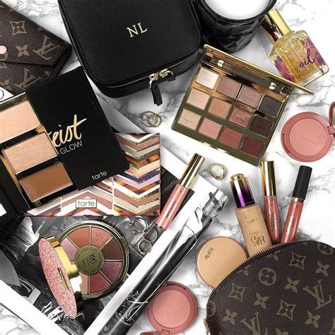 Image may contain: makeup | Louis vuitton makeup, Makeup blogger ...