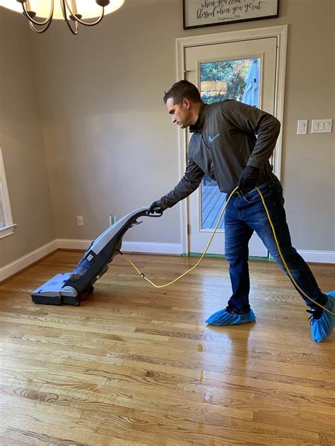 Knoxville Hardwood Floor Cleaning - Fresh Impressions