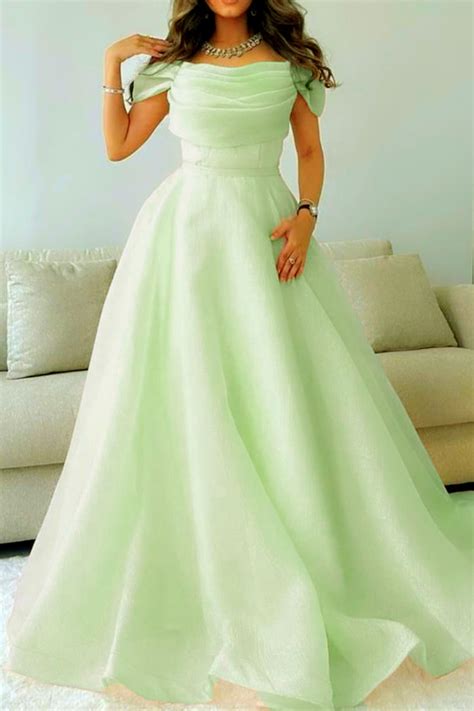 Light green bridesmaid dress | Green bridesmaid dresses, Light green ...