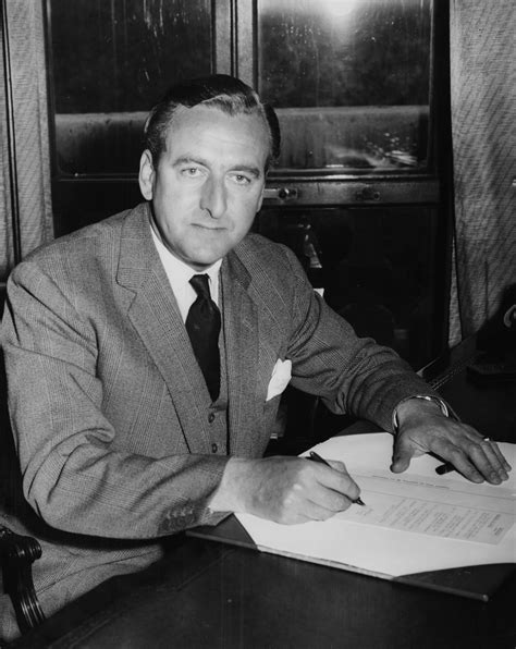 Peter Thomas Net Worth - Wiki, Age, Weight and Height, Relationships ...