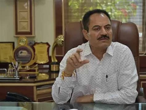 chandubhai virani worked for rs 1000 per month slod snacks now owner of ...