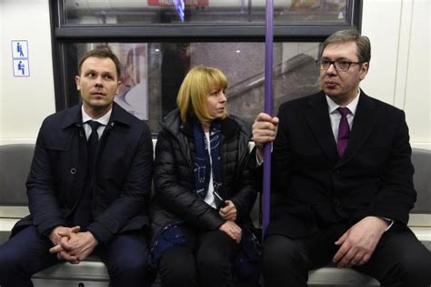 Vučić i Mali u bugarskom metrou: Kako to rade u Sofiji FOTO - B92