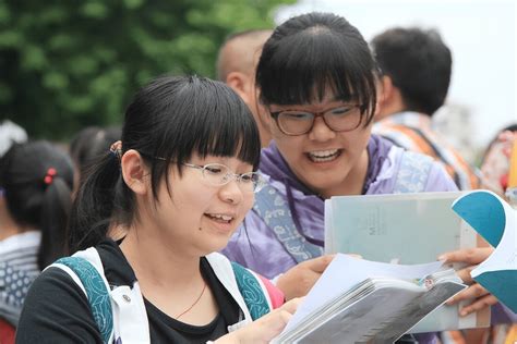 高考成绩尚未公布，绵阳中学已有55人踏入清华北大一大步 - 每日头条