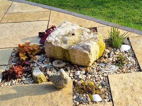 DIY Slate Cladding Water Feature 的图像结果