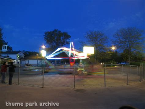 Scrambler at Bay Beach Amusement Park | Theme Park Archive