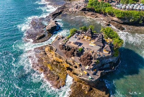 Temple Tanah Lot Bali en 2025 : Guide Complet pour une Visite inoubliable