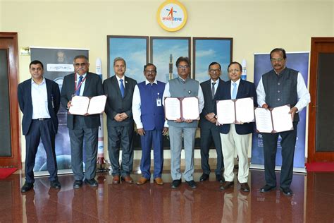 Force | HAL Signs SSLV Technology Transfer Agreement with ISRO, IN ...