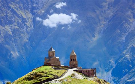 Kazbegi one day tour from Tbilisi - Klook India