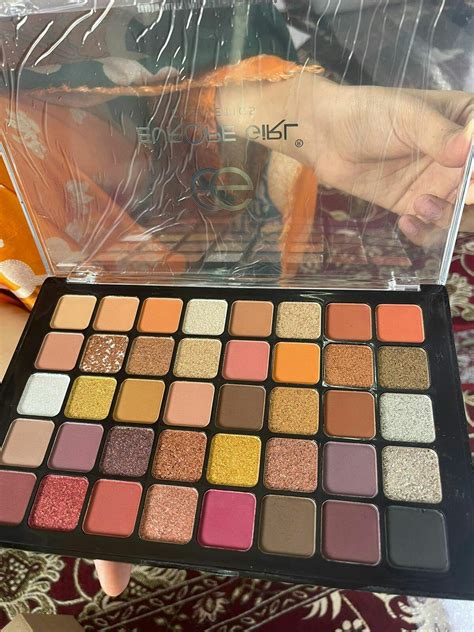 40 Color Eyeshadow Palette – Neutral Tone