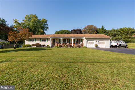 5 Currier Way, Ewing, NJ 08628 - See Est. Value, Schools & More