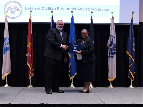 USASAC's Dr. Perry completes prestigious leadership program | Article ...