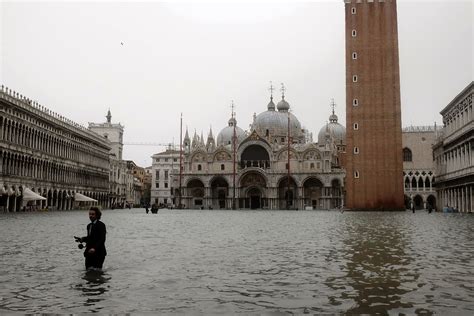 Is Venice Sinking? Worst Floods in a Decade Swamp Three-Quarters of the ...