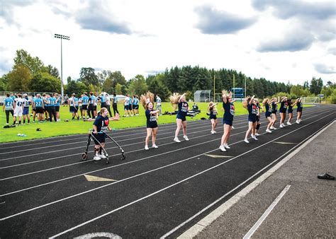 Hockinson community members celebrate the return of high school ...