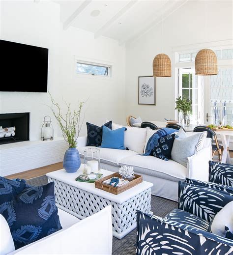 7 Stunning Beach Modern Coastal Living Room Ideas – HOMYSTYLE